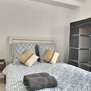 1 Apartment